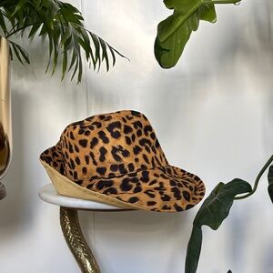 Reversible Leopard Pattern bucket Hat